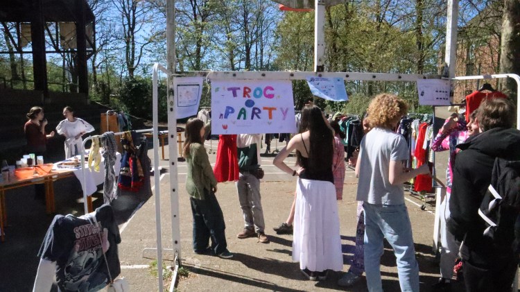 VIDEO/Le retour de la&nbsp;friperie